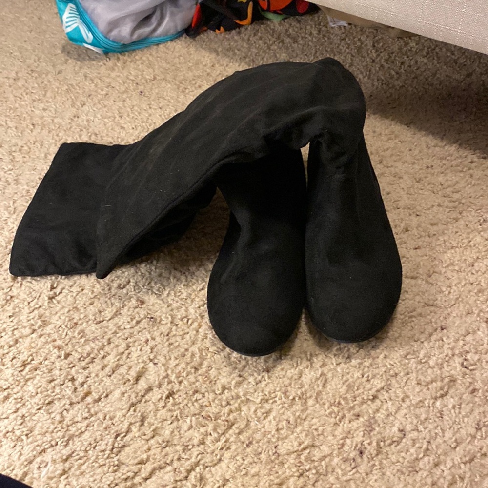 Black boots